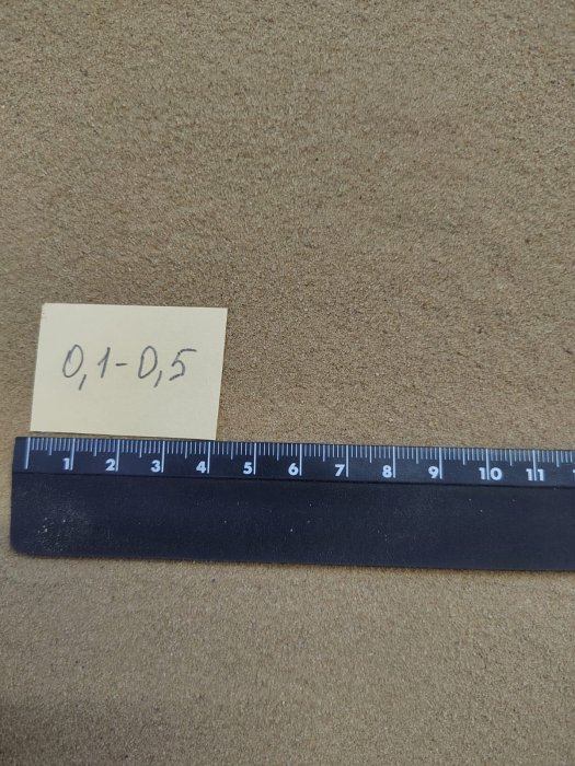 Кварцевый песок для площадок фр. 0,1-0,5 мм.  купить в Москве фото 