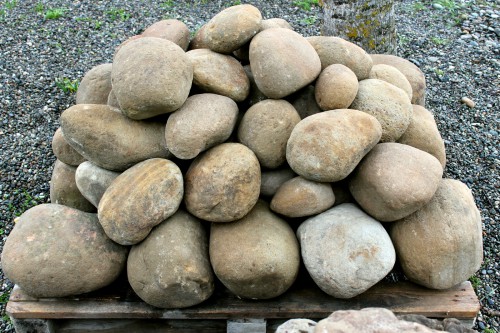 Песчаник ядра, фр. 100-300 мм  купить в Москве песчаник бежевый серый рыжий речная галька 5 000 руб/т   фото 