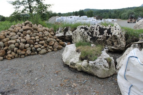  Песчаник ядра, фр. 100-300 мм  купить в Москве песчаник бежевый серый рыжий речная галька 5 000 руб/т   фото 