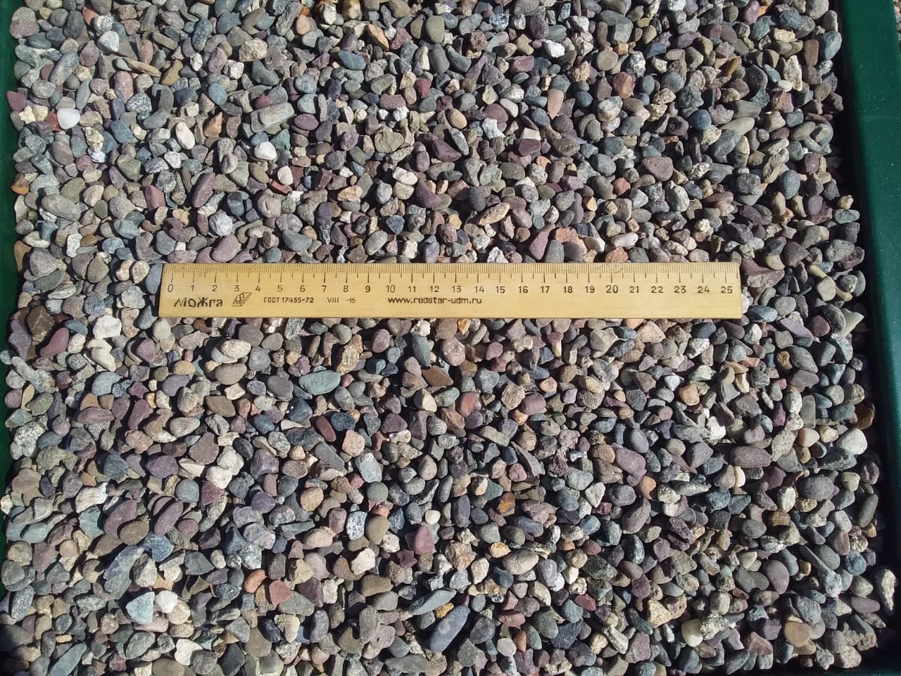  Галька речная окат цветная фр.5-10 мм. купить   в Москве галька речная белый, серый, красноватый, синий, темно-серый речная окатанная галька декоративная 5000 руб/т   фото 