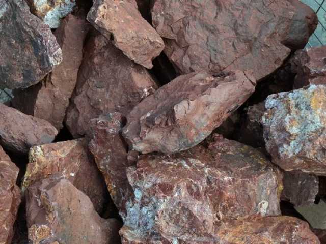  Щебень крошка красный (ЯШМА) фр. 10-20 мм.  купить  в Москве яшма красный, бордовый, оранжевый, рыжий декоративный каменный ландшафтный щебень колотый 6 600 руб/т   фото 