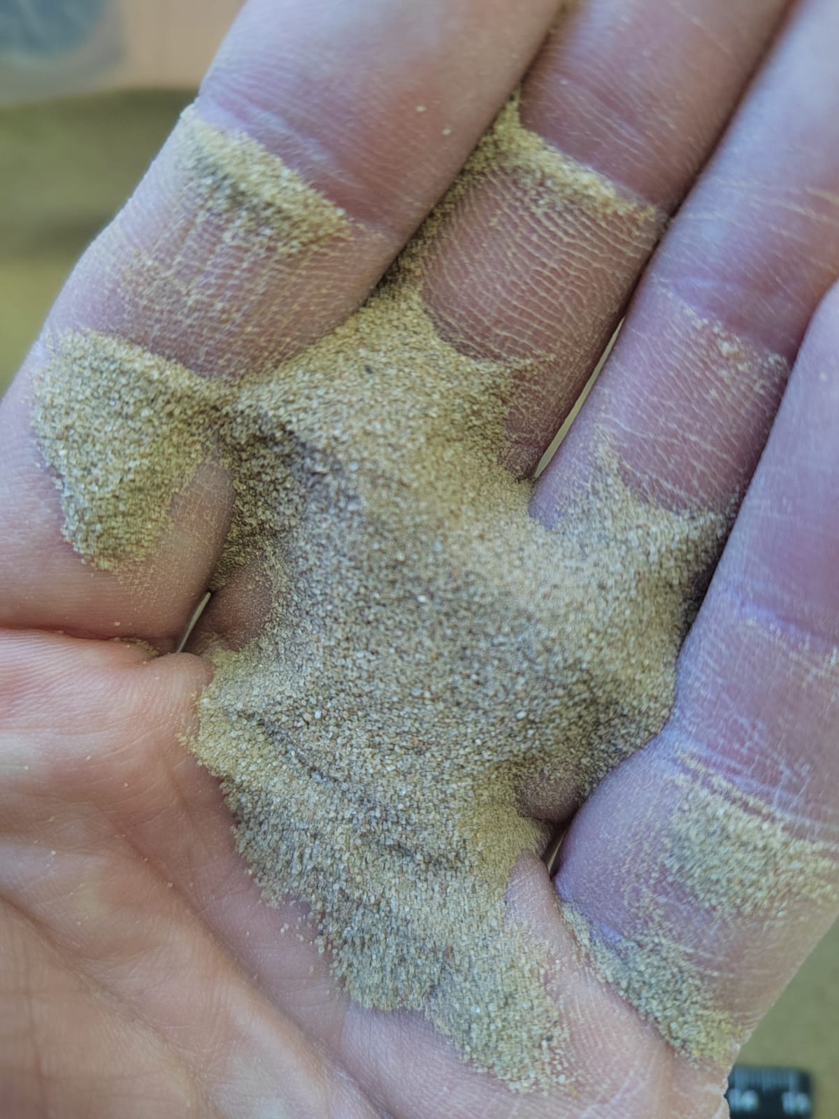 Кварцевый песок для площадок фр. 0,1-0,5 мм.  купить в Москве фото 