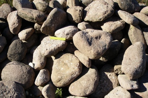  Конгломераты фр. 300-1000 мм.  купить в Москве кварц мрамор диабаз коричневый, серый зеленоватый речной валун крупный 6500 руб/т   фото 