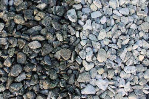  Зеленая галька (щебень галтованный зеленый змеевик) фр. 20-40 мм.  купить  в Москве мрамор зеленый, салатовый оголтованный щебень мраморный 12 500 руб/т   фото 