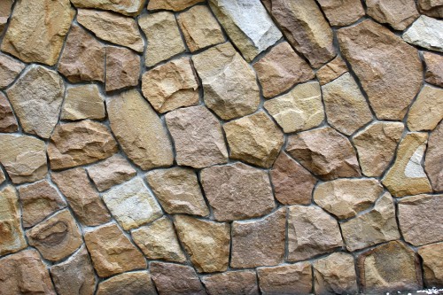 Песчаник колотый для облицовки (фр. 2-3 см) фото на сайте природного камня от производителя