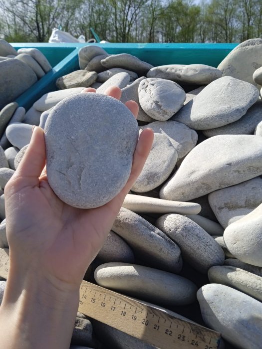 Галька черноморская фр. 100-150 мм.  купить с доставкой в Москву фото 