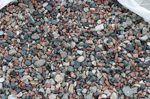  Микс разноцветной гальки  (щебень галтованный микс:: серый-зеленый-розовый) фр.10-20 мм.  купить  в Москве мрамор серый, зеленый, розовый щебень окатанный округлый декоративный ландшафтный 14500 руб/т   фото 