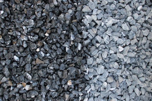  Щебень крошка черный (мрамор) фр. 10-20 мм.  купить  в Москве мрамор черный с белыми прожилками, черный, белый каменная ландшафтная декоративная крошка щебня 9000 руб/т   фото 