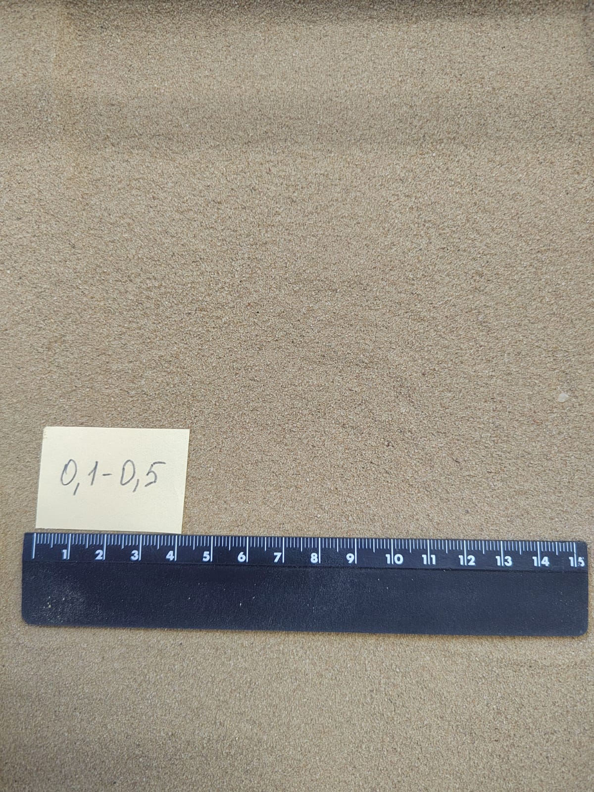 Кварцевый песок для площадок фр. 0,1-0,5 мм.  купить в Москве фото 