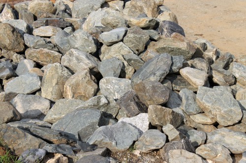  Гранит скальник (серо-зеленый) фр. 100-500 мм.  купить в Москве гранит зеленый, серый, салатовый крупный ландшафтный валун 6 000 руб/т   фото 