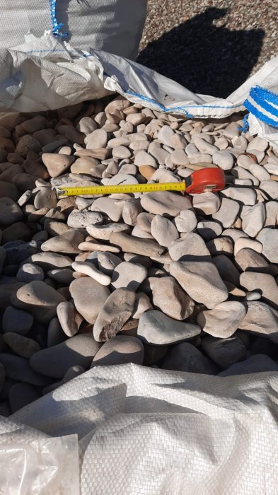 Галька каспийская фр. 40-70 мм.  купить с доставкой в Москву фото 