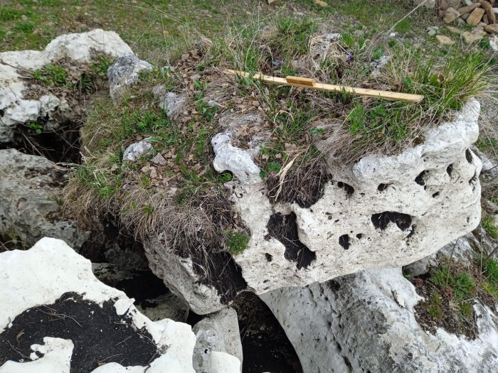 Выветренный известняк (степной) фр. 500-1500 мм.  купить в Москве    8 500 руб/т   фото 