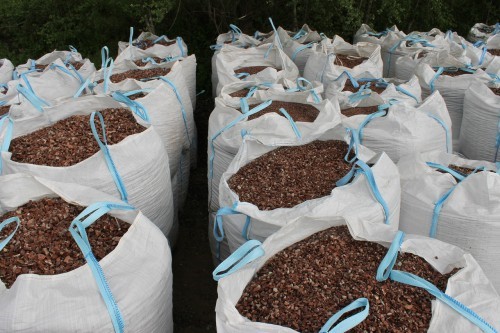  Мраморная крошка (щебень крошка розовый) фр. 10-20 мм.  купить  в Москве мрамор розовый, красный каменная декоративная крошка ландшафтная 7700 руб/т   фото 