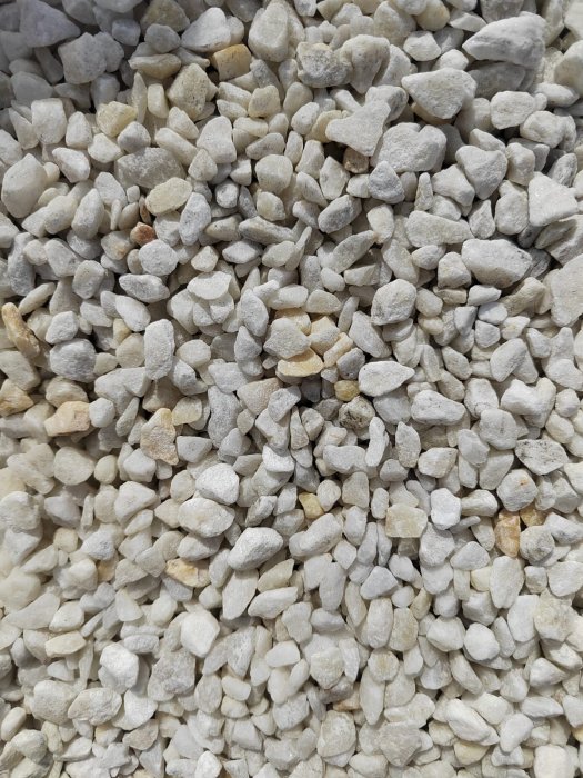  Мраморная крошка, щебень, цвет-белый, фр. 5-10 мм.  купить  в Москве мрамор белый, айвори, молочный мраморная каменная крошка ландшафтная 9500 руб/т   фото 